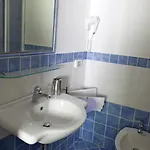 לינה וארוחת בוקר Casa Baia Luna פונזה