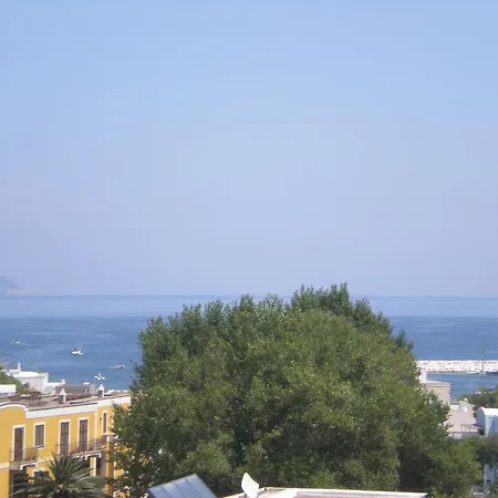 Casa Baia Luna Bed & Breakfast Ponza